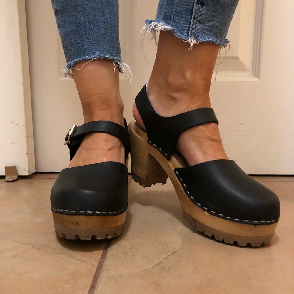 Mia clog